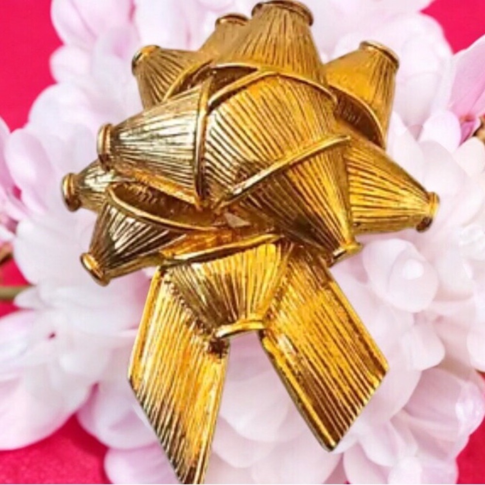 Vintage MONET Gold Tone Textured Gift Bow Brooch Pin Large Chunky Ribbon Signed
